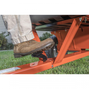 Preview: Fußpedalfreigabe für einfaches Entleeren